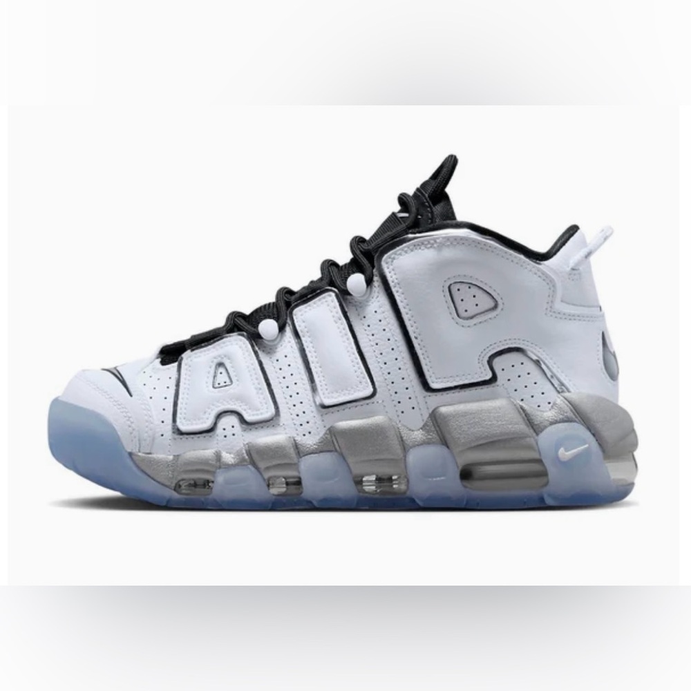 Nike Air More Uptempo SE women’s size 7 (new).